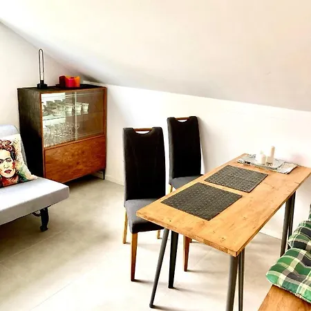 Z Jaskolka Pietro- Duzy 90 M2 Taras